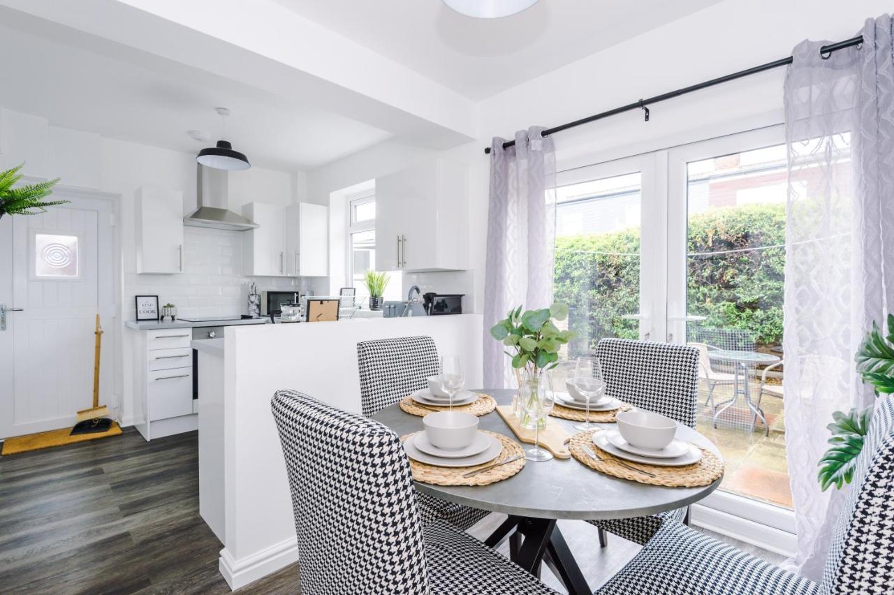 Welcoming 3 Bed Home, 10 Mins From Chester Races And Zoo Saughall Luaran gambar