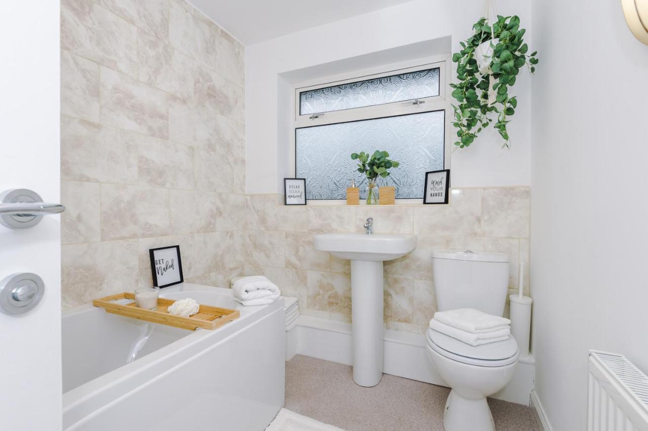 Welcoming 3 Bed Home, 10 Mins From Chester Races And Zoo Saughall Luaran gambar