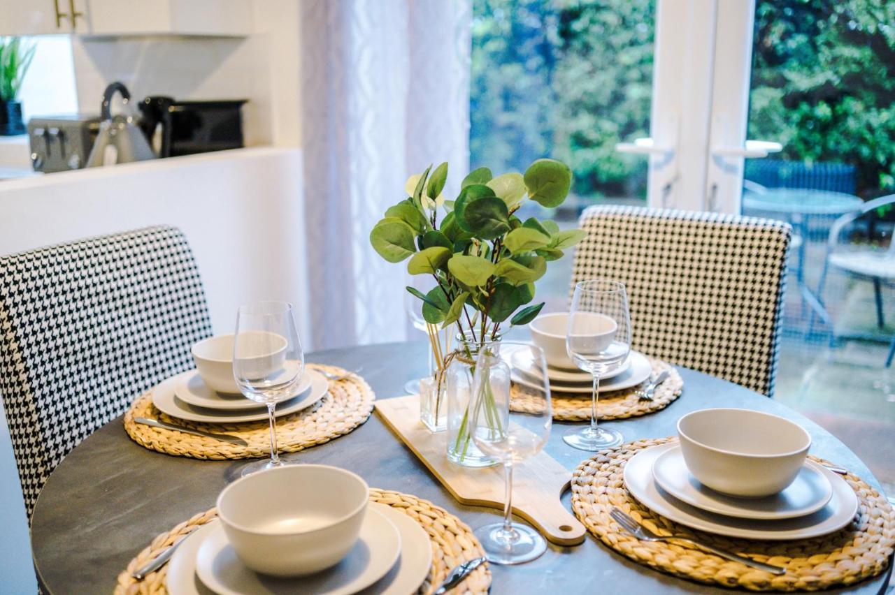 Welcoming 3 Bed Home, 10 Mins From Chester Races And Zoo Saughall Luaran gambar